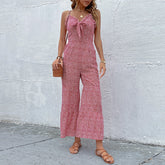 Roter Jumpsuit mit weitem Bein und schmalen Trägern